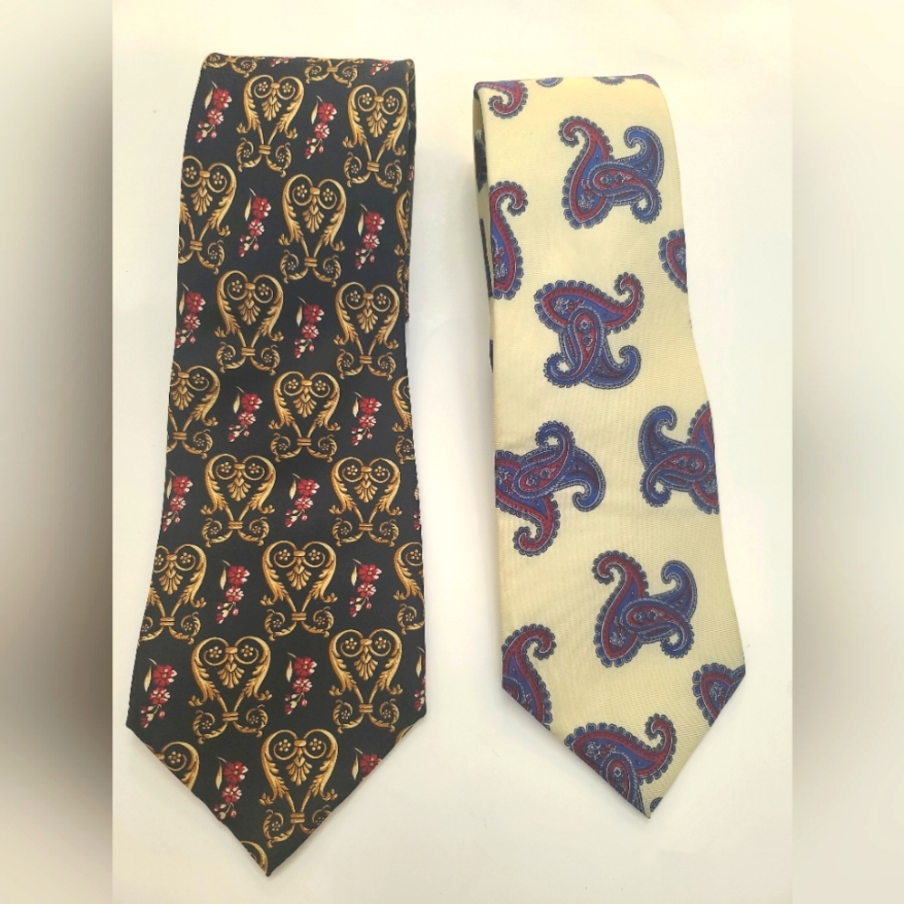 2/20 Christian Dior Vintage set of silk Italian ties.
